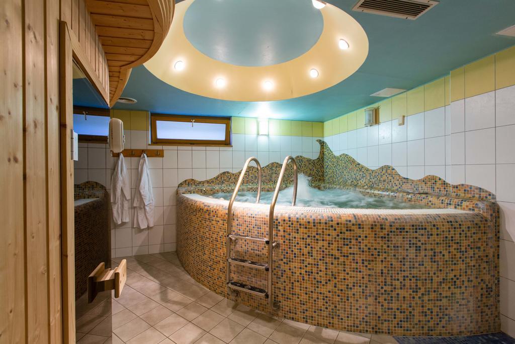 Kehida Hertelendy Haz Hotell Kehidakustány Exteriör bild