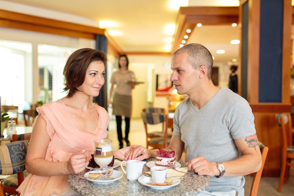 Kehida Hertelendy Haz Hotell Kehidakustány Exteriör bild