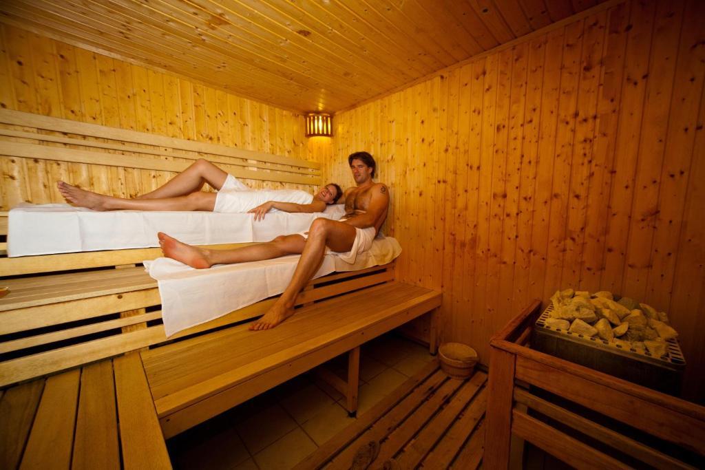 Kehida Hertelendy Haz Hotell Kehidakustány Exteriör bild