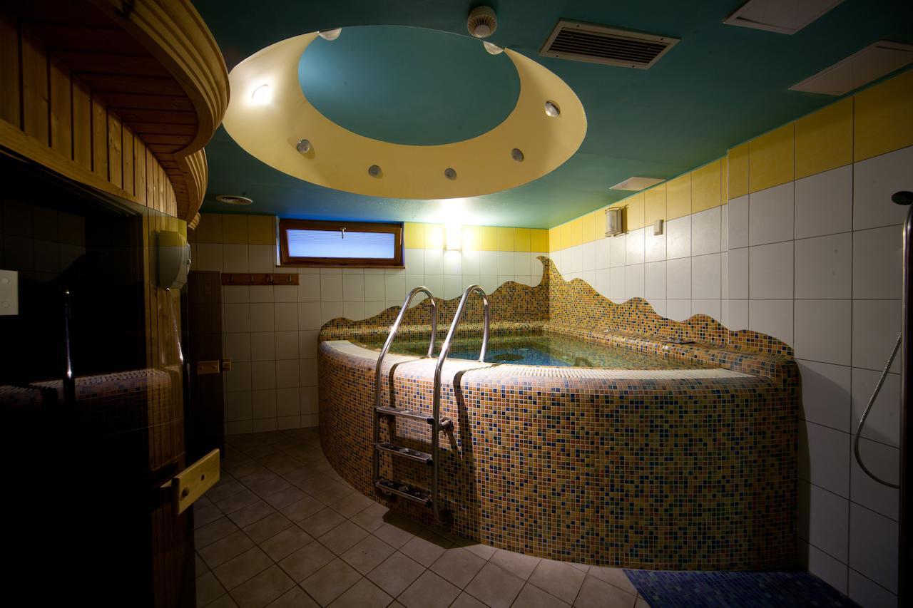 Kehida Hertelendy Haz Hotell Kehidakustány Exteriör bild